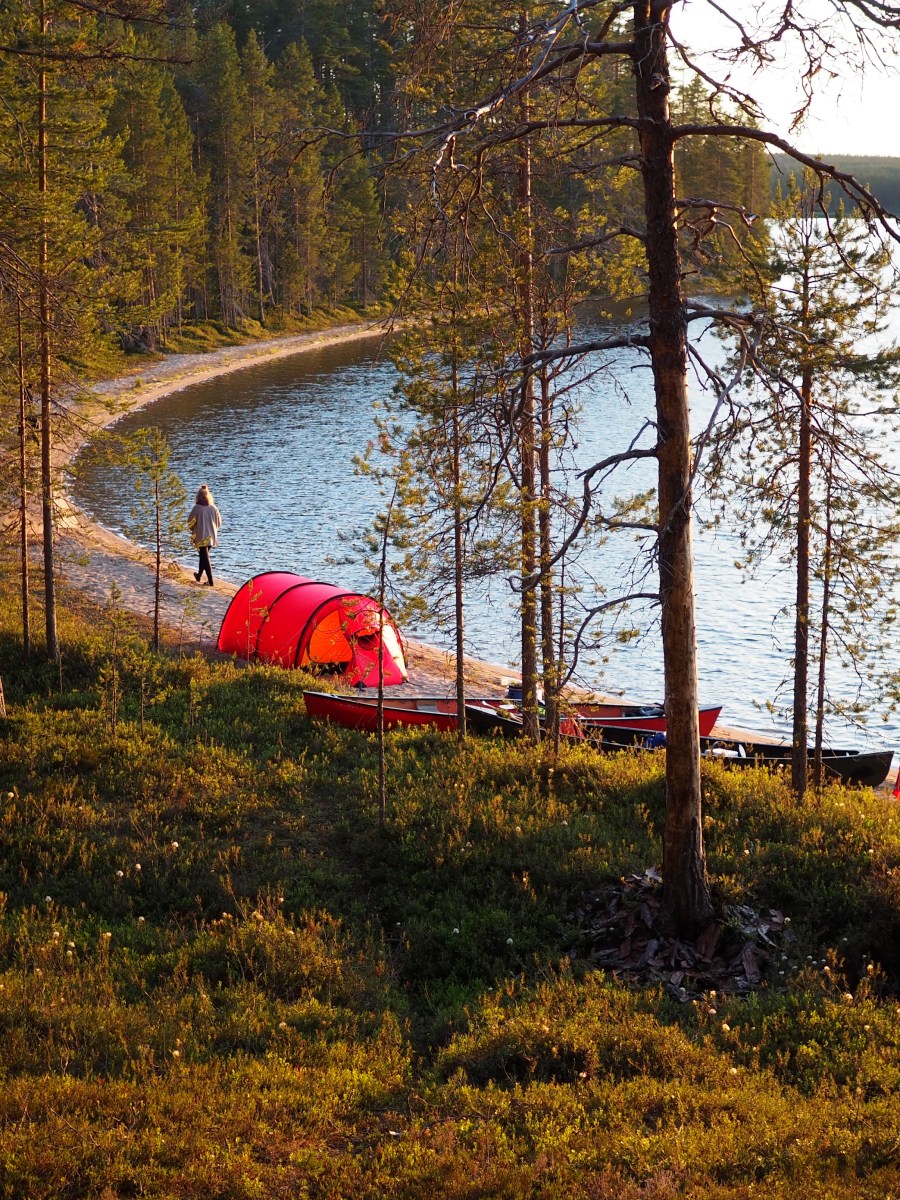 Juhannuksen yhden yön kanoottiretki Posion&nbsp;Livojärvellä
